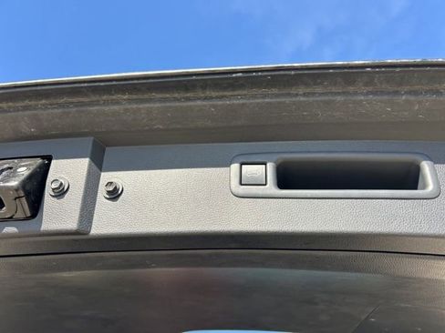 Certified 2023 Toyota Highlander LE image 8