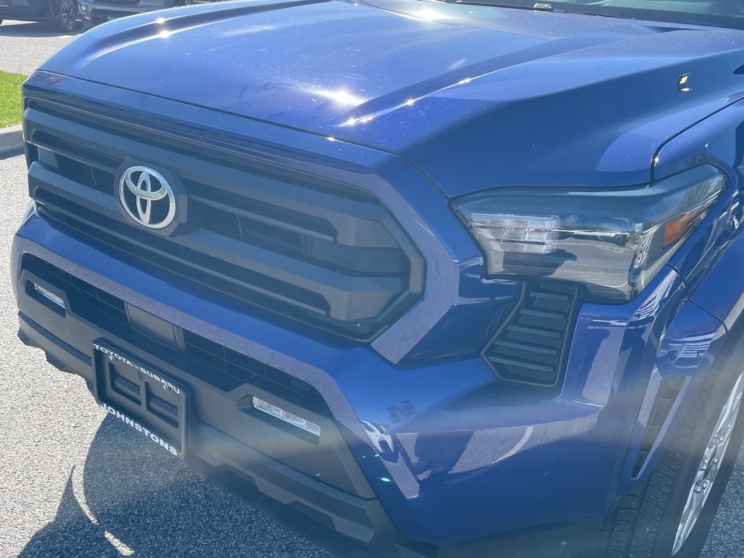 Certified 2024 Toyota Tacoma SR5 AWD/4WD image 19
