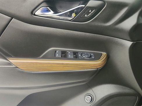 Used 2017 GMC Acadia SLE image 23