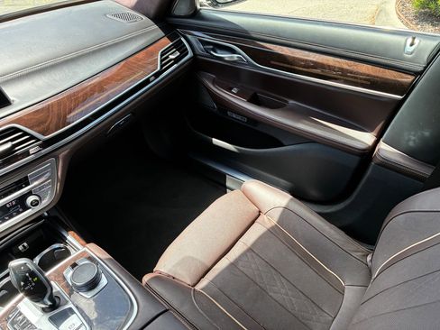 Used 2016 BMW 740i RWD image 14
