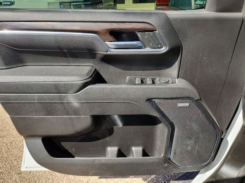 Used 2025 GMC Sierra 1500 SLT image 18