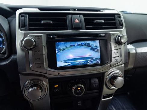 Used 2018 Toyota 4Runner SR5 AWD/4WD image 17