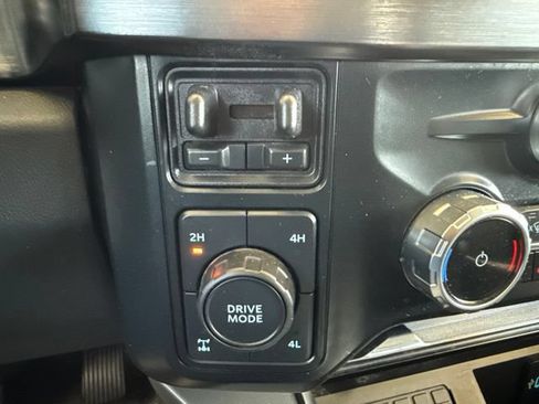 Used 2023 Ford F350 Lariat w/ Lariat Ultimate Package AWD/4WD image 23