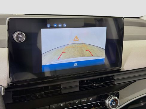 Used 2025 Honda Prologue EX image 16