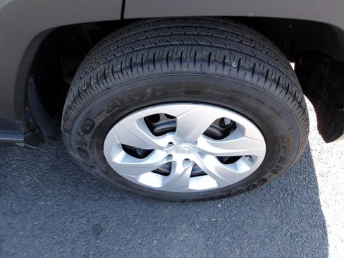 Used 2020 Toyota RAV4 LE image 25