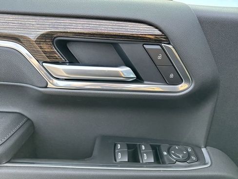 New 2026 GMC Sierra 1500 Elevation image 13