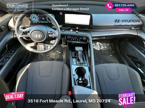 Used 2025 Hyundai Elantra SEL image 16
