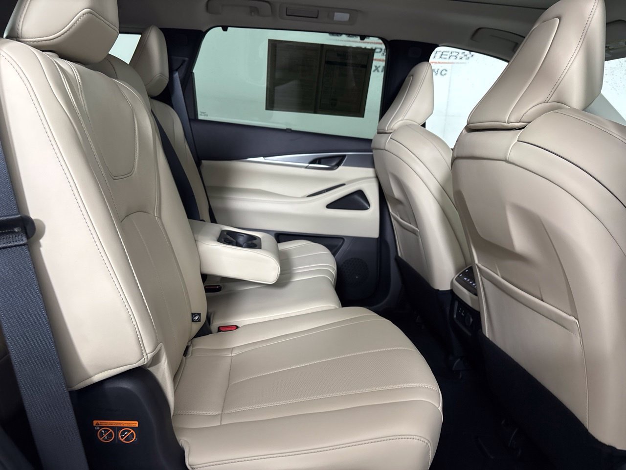 Used 2023 INFINITI QX60 Luxe w/ Cargo Package AWD/4WD image 30