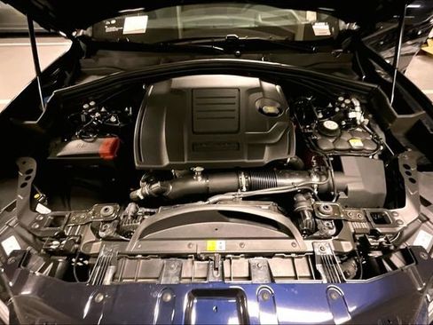 Certified 2025 Jaguar F-PACE R-Dynamic S image 9