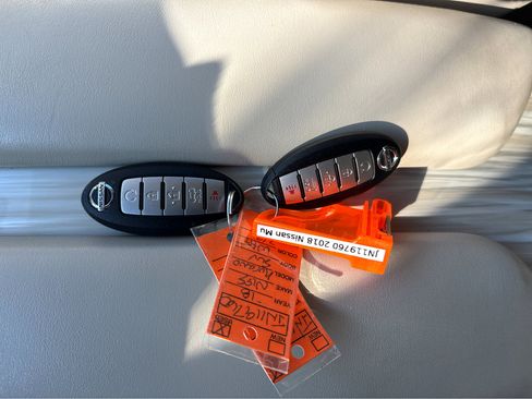 Used 2018 Nissan Murano Platinum w/ Cargo Package image 36