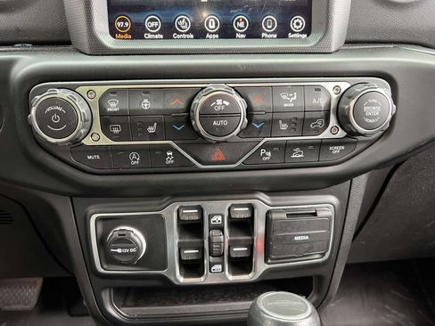Certified 2020 Jeep Gladiator Overland image 33