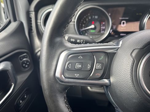 Used 2022 Jeep Wrangler Unlimited Sahara w/ Cold Weather Group image 27