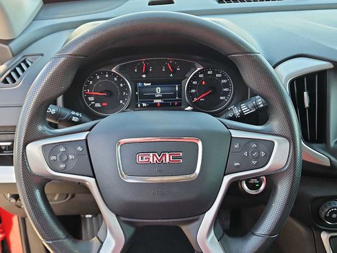Used 2024 GMC Terrain SLE FWD image 19