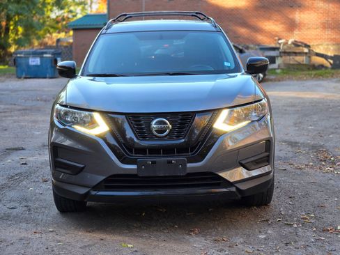 Used 2018 Nissan Rogue SV image 8