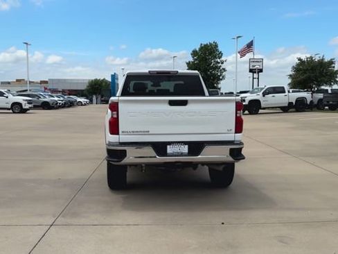 Used 2024 Chevrolet Silverado 2500 LT AWD/4WD image 7