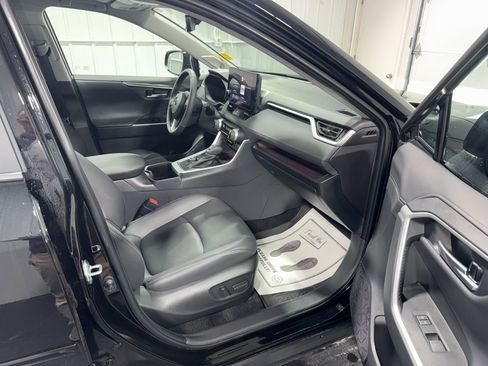 Used 2025 Toyota RAV4 Limited w/ Weather Package AWD/4WD image 11