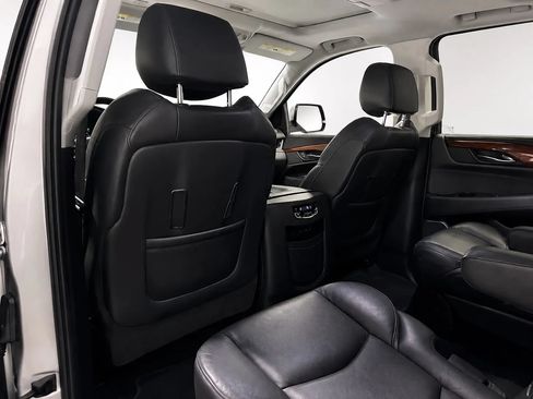 Used 2020 Cadillac Escalade ESV Luxury AWD/4WD image 13