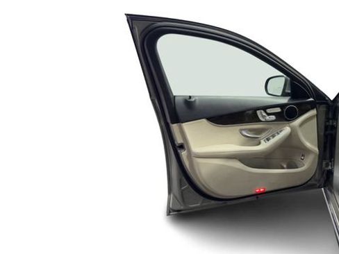 Used 2021 Mercedes-Benz C 300 Sedan image 10