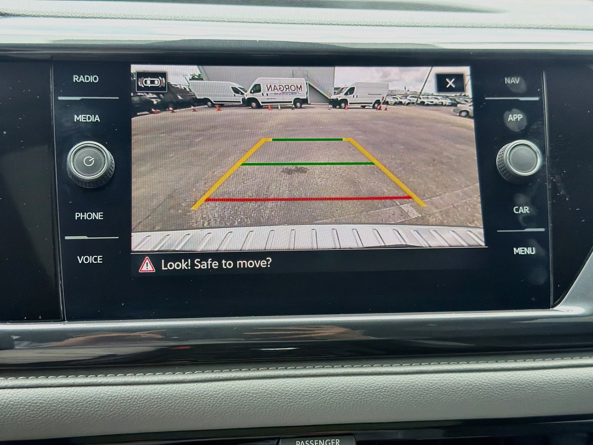 Used 2022 Volkswagen Taos SEL w/ Panoramic Sunroof Package FWD image 33