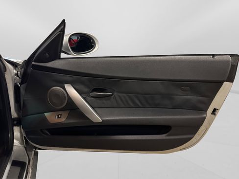 Used 2003 BMW Z4 2.5i image 28