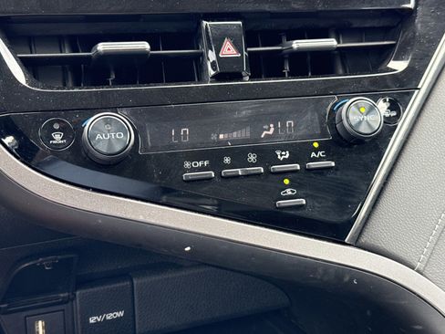 Used 2024 Toyota Camry SE image 22