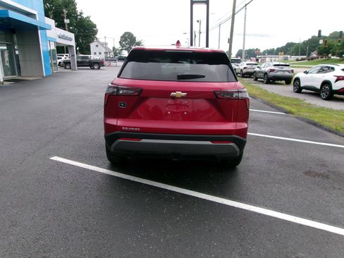 Used 2026 Chevrolet Equinox LT w/ Convenience Package II FWD image 4