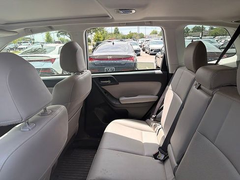 Used 2016 Subaru Forester 2.5i Limited AWD/4WD image 18