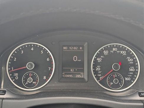 Used 2016 Volkswagen Tiguan SE image 26