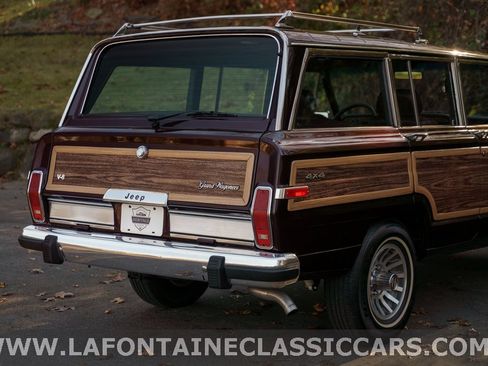 Used 1991 Jeep Grand Wagoneer Base image 76