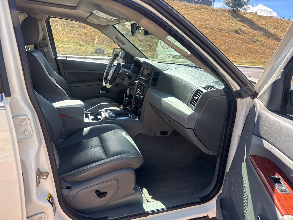 Used 2005 Jeep Grand Cherokee Limited AWD/4WD image 27