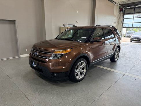 Used 2012 Ford Explorer Limited w/ Class III Trailer Tow Pkg AWD/4WD image 2