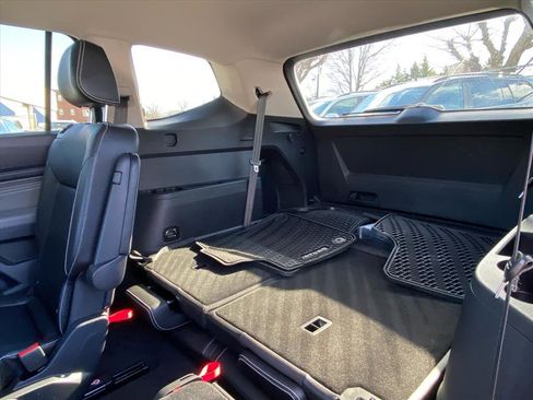 Used 2021 Volkswagen Atlas SE w/ Towing Package image 19