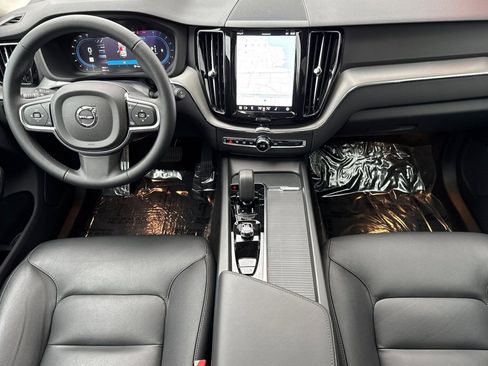 Used 2025 Volvo XC60 B5 Core w/ Protection Package Premier image 14
