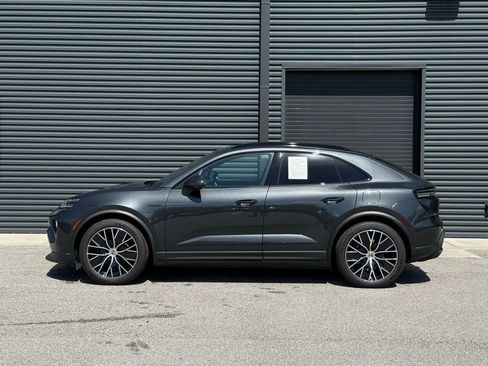 Certified 2025 Porsche Macan Electric image 2