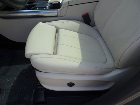 Used 2023 Mercedes-Benz GLA 250 4MATIC image 10