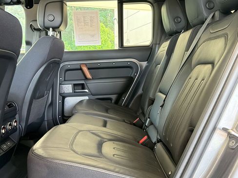 Used 2023 Land Rover Defender 130 X image 27