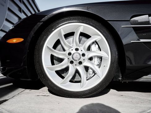 Used 2006 Mercedes-Benz SLR image 3