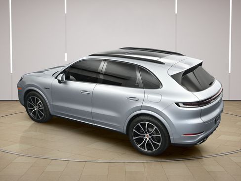 Certified 2025 Porsche Cayenne E-Hybrid AWD/4WD image 33
