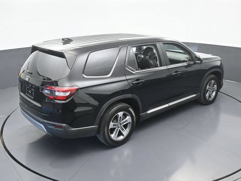 Used 2025 Honda Pilot EX-L image 54