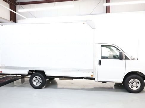 Used 2022 Chevrolet Express 3500 w/ Driver Convenience Package image 30