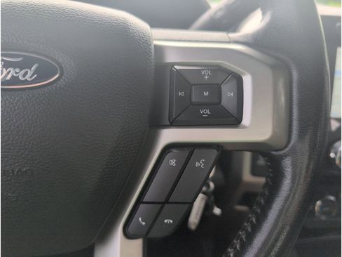 Used 2021 Ford F250 Lariat w/ Chrome Package image 27