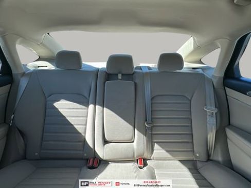 Used 2020 Ford Fusion SE image 17