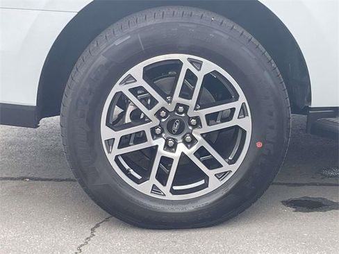 New 2025 Ford Expedition Active image 7