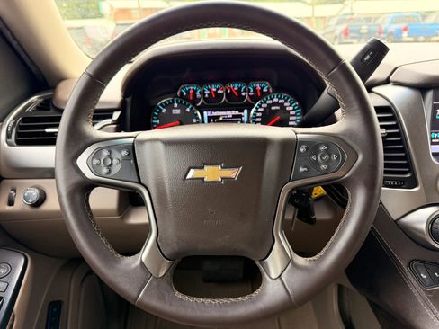 Used 2018 Chevrolet Suburban LT RWD image 16