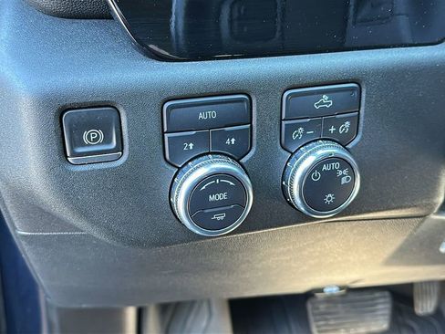 Used 2023 GMC Sierra 1500 SLE w/ Preferred Package AWD/4WD image 16