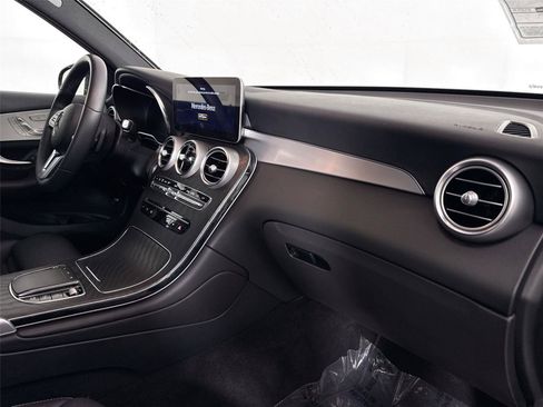 Used 2022 Mercedes-Benz GLC 300 image 42