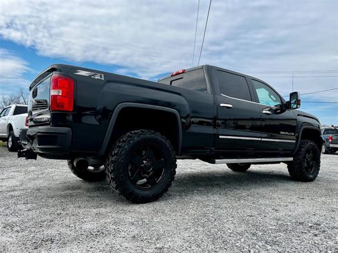 Used 2015 GMC Sierra 2500 Denali w/ Duramax Plus Package image 10