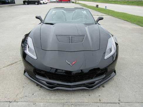 Used 2016 Chevrolet Corvette Z06 w/ 3LZ Preferred Equipment Group RWD image 2