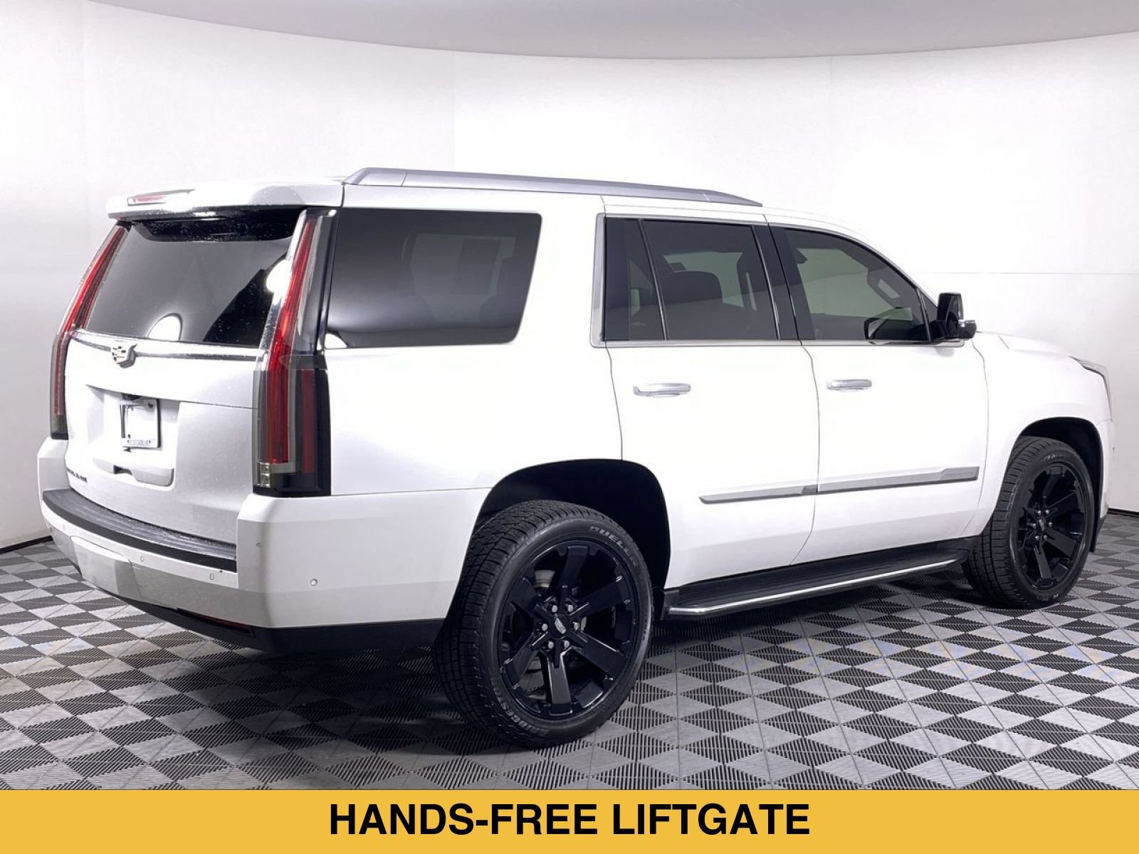 Used 2017 Cadillac Escalade Luxury AWD/4WD image 21