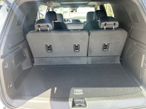 New 2026 Chevrolet Traverse High Country w/ LPO, Floor Liner Package AWD/4WD image 44